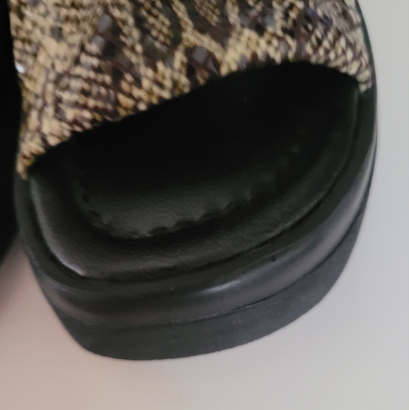 Steve Madden Y2K Vintage 90s Snake Print Wedge Platform Slides Size 9.5 - Picture 12 of 14